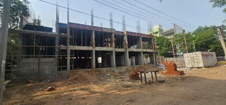 வேலூரில் அரசு சார்பில் 48 ஏசி அறைகள்! ஒன்பது மாடி திட்டத்தை தடுக்க முயல்வதாக குமுறல்!