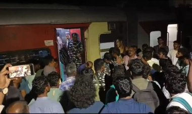 மத்திய ரிசர்வ் போலிஸ் பயணிகளை துப்பாக்கி காட்டி மிரட்டினார்களா?