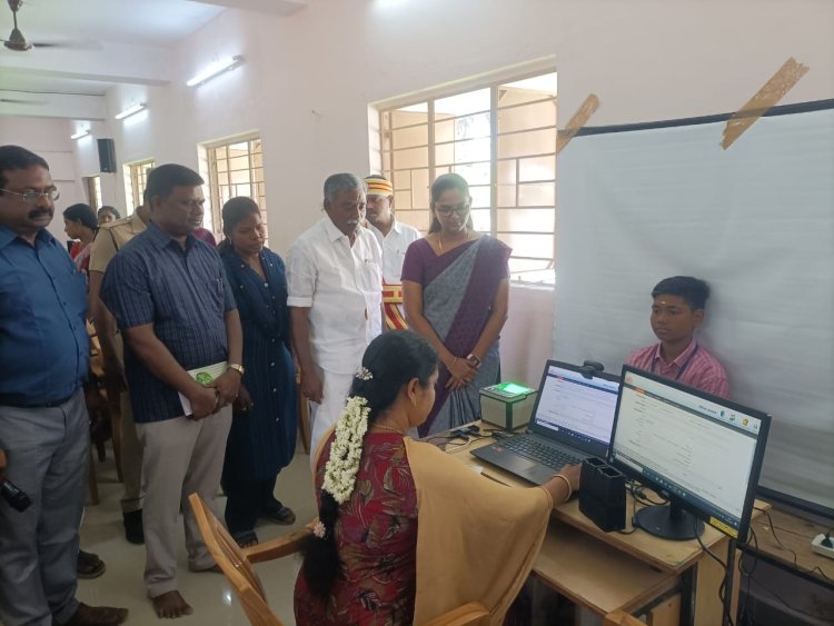பள்ளிக்கும், பெற்றோர்க்கும் பெருமை சேர்ந்திடும் வகையில் படியுங்கள்! மாணாக்களுக்கு ஆட்சியர் அட்வைஸ்!