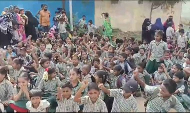 விடமாட்டோம் தலைமை ஆசிரியரை! மாணவர்களும் பெற்றோர்களும் எதிர்ப்பு!