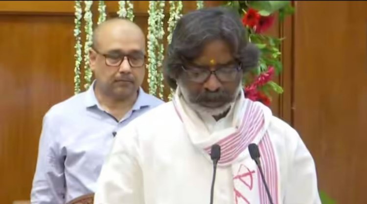 சிறையில் இருந்து திரும்பிய கையோடு 3-வது முறை முதல்வரானார் ஹேமந்த் சோரன்!