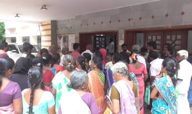 எங்களுக்கு அதோ அந்த இடத்தை கொடுங்க கலெக்டர் அம்மா? ஏழைகள் கோரிக்கை!