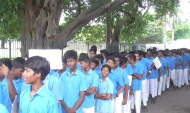 குடிநீர் தரம் குறித்த பரிசோதனை! சாலையில் விளக்கம்!