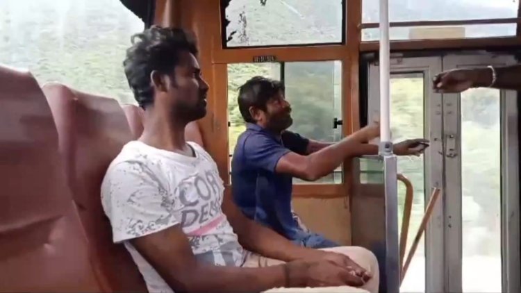 குடிமகன்களின் அட்ராசிட்டி!
