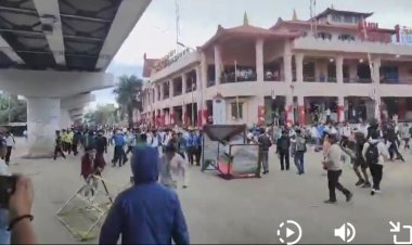 "வன்முறையைக் கட்டுப்படுத்தத் தவறிய காவல்துறை இயக்குநரை மாற்று! மணிப்பூர் மாணவர்கள் போராட்டம்! ஊரடங்கு!!