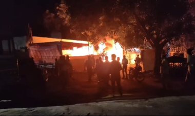 பேனர் குடோன் எரிந்தது!