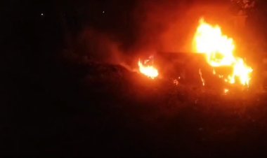 தீப்பிடித்த காரில் பெண் உட்பட நால்வர்! நல்ல நேரம் உயிர் தப்பினர்!