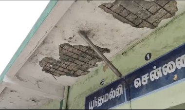 பயணிகள் தலை மீது விழும் பேருந்து கூரை!