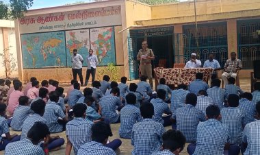 மாணவர்கள் மத்தியில் உண்மை சம்பவங்களை விளக்கிய டிஎஸ்பி!