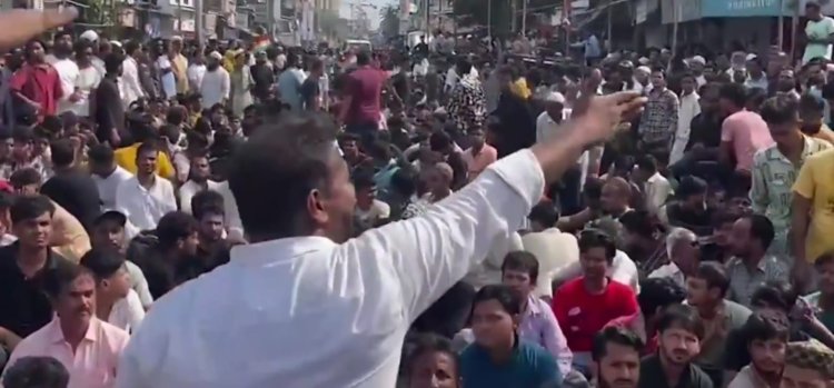   மசூதி இடத்தை அகற்ற வந்த அதிகாரிகள்! காலா படபாணியில் மும்பை தாராவில் பிரச்சனை!