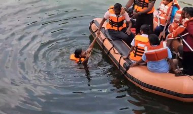 பெண்காவலர்களுக்கு கோட்டை அகழியில் பயிற்சி!