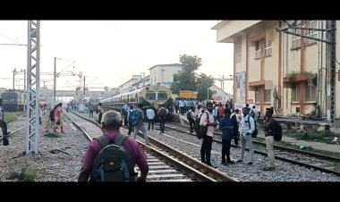 சூப்பராக சமாளித்த காட்பாடி ஸ்டேஷன் மாஸ்டர்! கோவை எக்ஸ்பிரஸிக்கு பதில் சகாப்தி!