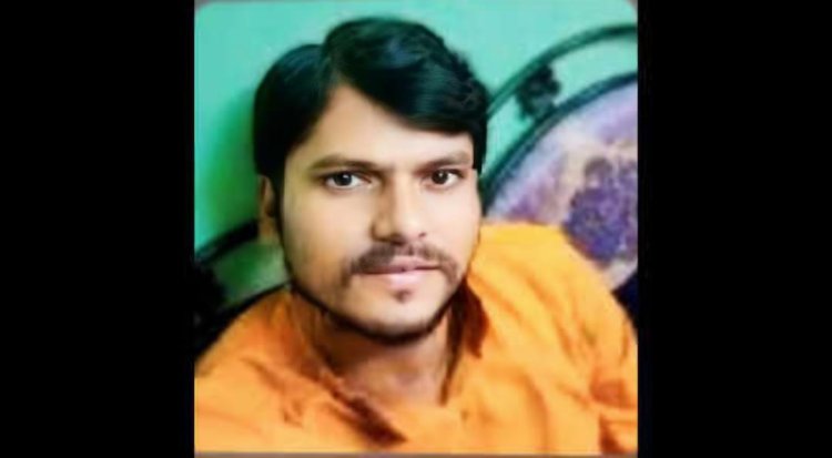 நடுரோட்டில் தாக்கப்பட்ட மாணவி! ஆசிரியர் கைது!