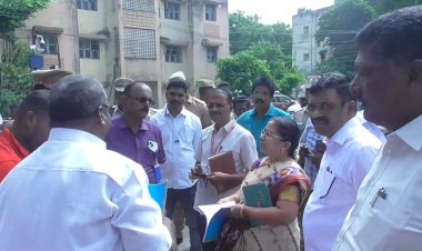 ஆட்சியர் அலுவலகத்தை திடீர் முற்றுகையிட்ட பழங்குடிமக்கள்!