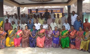 முன்னாள் மாணவர்கள் நெகிழ்ச்சி!