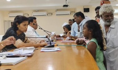 உங்களைப்போல நானும் கலெக்டர் ஆவேன்! ஆட்சியரிடம் சொன்ன சிறுமி!