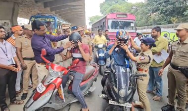 கலெக்டர்.... எஸ்பி வழங்கிய இலவச ஹெல்மெட்!