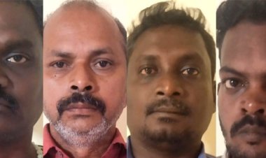 ரேஷன் அரிசி கடத்தி சிக்கிய அதிகாரிகள்!