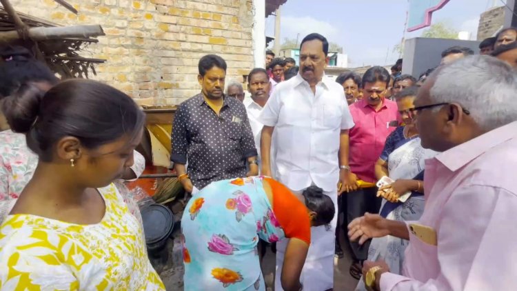 ஓடோடி வந்து உதவி செய்த அமைச்சர் காந்தி!