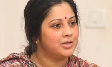 நானா பாலியல் தொழிலாளி? நடிகை விஜயலஷ்மி மனவருத்தம்!