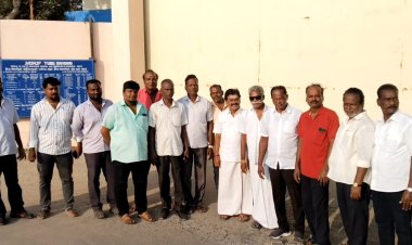 டயர் கம்பெனி முன் கூடிய தொழிலாளர்கள்!