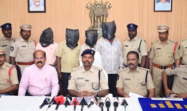 தங்க பிஸ்கட்டுகளை கொள்ளையடித்த காங்கிரஸ் கவுன்சிலர் கைது! சித்தூர் எஸ்பி பாராட்டு!