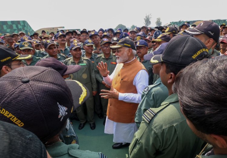 வதந்திகளுக்கு முற்றுப்புள்ளி! விமான படையினருக்கு புத்துணர்ச்சி... வந்தே மாதரம் முழங்கி பிரதமர் பரவசம்!