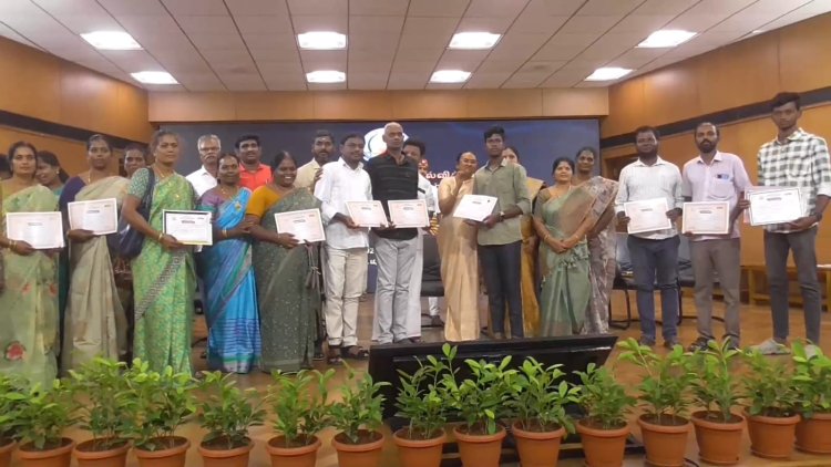 வெற்றி பெற்ற மாணாக்களுக்கும் ஆசிரியர்களுக்கும் கலெக்டர் பாராட்டு!