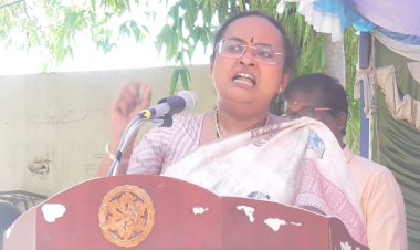 முதல் நாளிலேயே அரசு பள்ளிகளில் வழங்கப்பட்ட பாட புத்தகங்கள்!