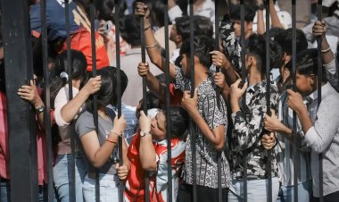 கூட்ட நெரிசலில் சிக்கி 11 பேர் உயிரிழப்பு!  சோகத்தில் முடிந்த கிரிக்கெட் கொண்டாட்டம்! பாதுகாப்பு குறைபாடே காரணம்!!