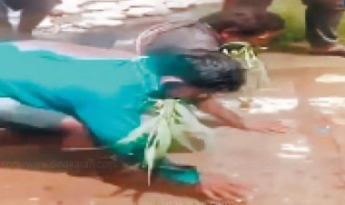 பசுக்களை கடத்தியதாக சாலையில் ஊர்ந்து செல்ல வைத்த கொடூர சம்பவம்!