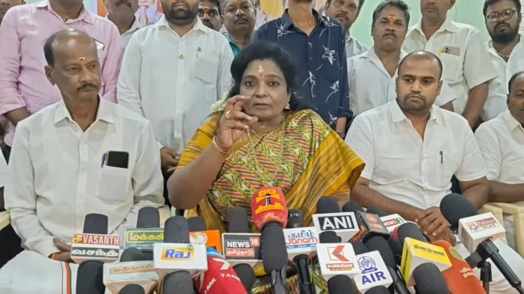 மிக சரியாக செய்தார் கனிமொழி! உலக பயணம் குறித்து தமிழிசை பாராட்டு!