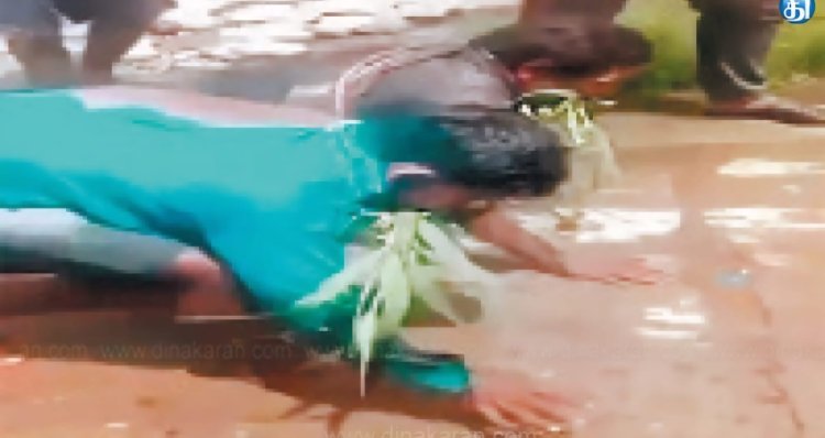 பசுக்களை கடத்தியதாக சாலையில் ஊர்ந்து செல்ல வைத்த கொடூர சம்பவம்!