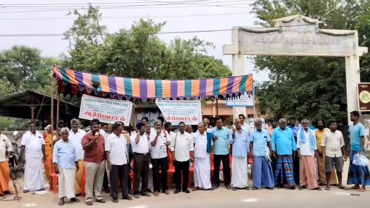 விவசாயிகளைக் கூடவா அலைகழிப்பீங்க!