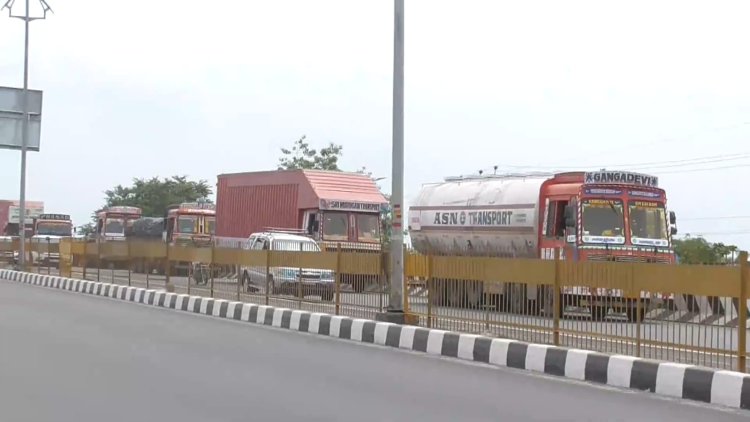 விபத்தை ஏற்படுத்த முற்பட்ட போலீசார்!