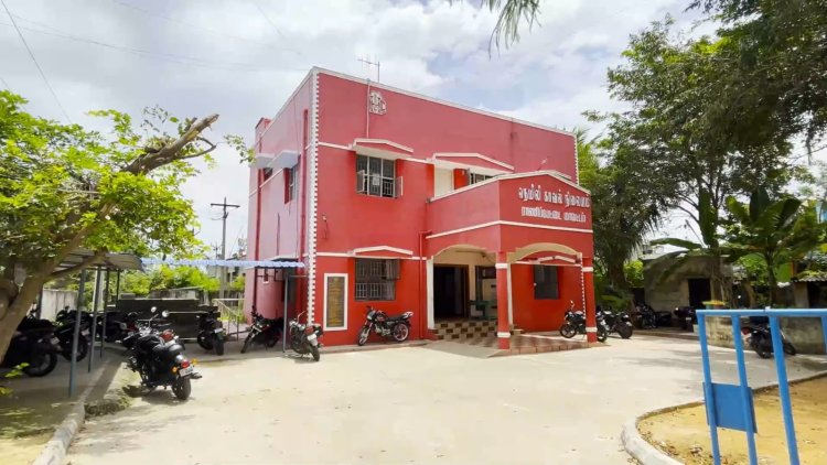 அரசு அதிகாரிகளின் ஆசை வார்த்தையால் நடுத்தெருவில் நிற்கவைக்கப்பட்ட அப்பாவிகள்! பெட்ரோல் குண்டு வீச்சு!