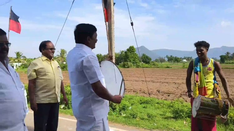 பறையடித்து மகிழ்ந்த எம். எல். ஏ.!