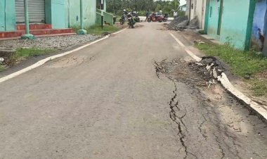 ஒரு மாதத்திற்கு முன்பு போடப்பட்ட தார் சாலை சேதம்!