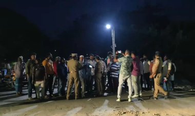 நிஜமாகவே ரயிலை மறித்த வாணியம்பாடி பொதுமக்கள்! அடுத்த தேர்தலுக்கும் இதே வாக்குறுதிங்களா எம்பி சார்!