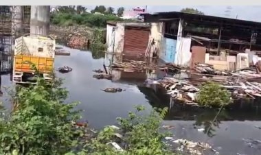 கானாற்றின் கரையை உடைத்த பாலம் காண்டிராக்டர்! காப்பாற்ற கோரி கலெக்டரிடம் மனு! நடவடிக்கை எடுக்கப்படுமா?!