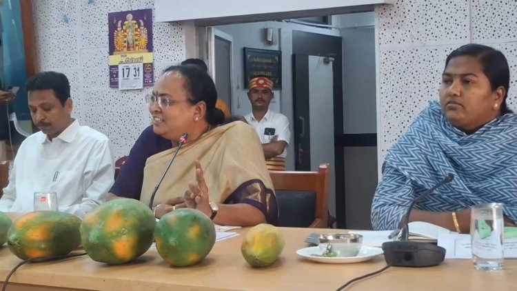 கலெக்டர் மேடம் வெளிநாட்டு பப்பாளி விதைகளை கொடுங்கள்! விவசாயிகள் கோரிக்கை!