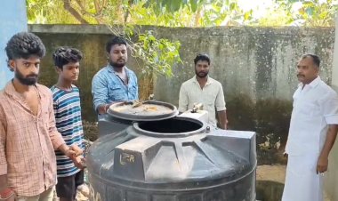 பள்ளிக்கூட தண்ணீர் தொட்டியில் குப்பை! கண்டு கொள்ளாத கல்வித்துறை!