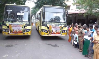 மாணாக்களை வழியனுப்பி வைத்த கலெக்டர்!