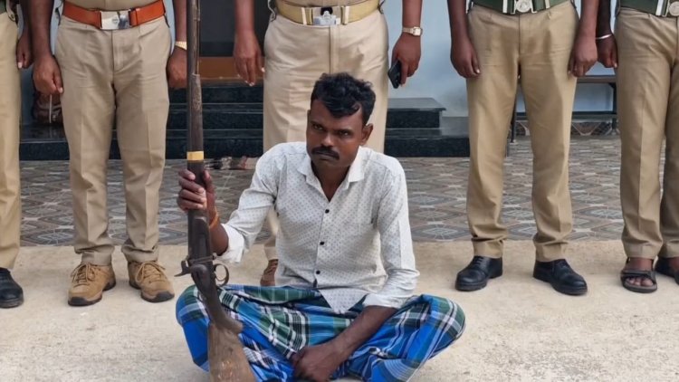 செம்மரக் கட்டை பதுக்கிய போலீஸ்காரரை காப்பாற்றிய வனத்துறையினர்! தலை காய்ந்து போனவரை அரெஸ்ட் செய்து சாதனை!