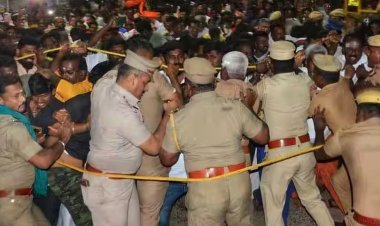 திருப்பரங்குன்றம் மலை உச்சி தீப தூணில் ஒளி! நீதிபதியை பதவி நீக்க குரலெழுப்பும் திருமாவளவன்!