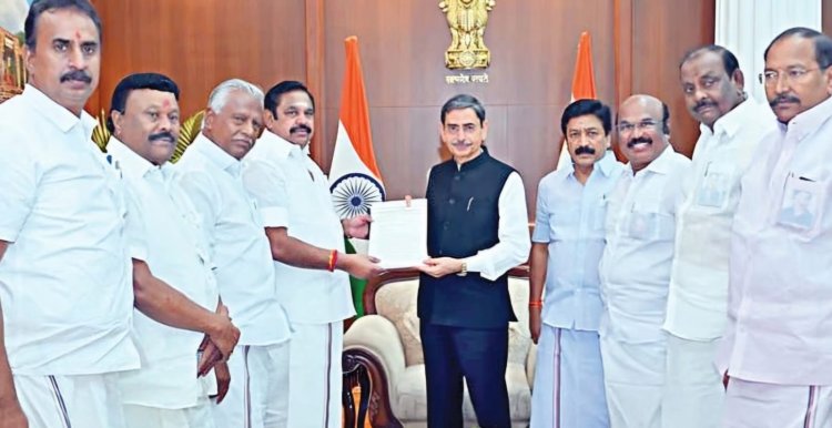 திமுக ஆட்சியில் ரூ.4 லட்சம் கோடிக்கு ஊழல்: ஆளுநரிடம் புகார் பட்டியல் கொடுத்த இ.பி.எஸ்!