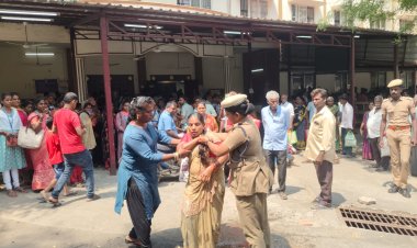 ஆட்சியர் அலுவலகத்தில் புரோக்கர்களா? திருநங்கை உதவியுடன் தீக்குளிக்க முயன்ற பெண்!