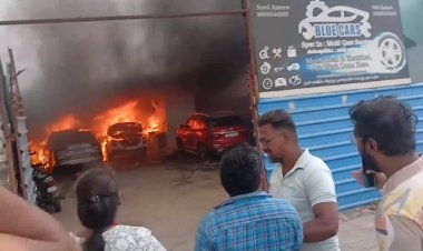 வேலூரில் கார்கள் பற்றி எரிந்தது! காரணம் என்ன?!