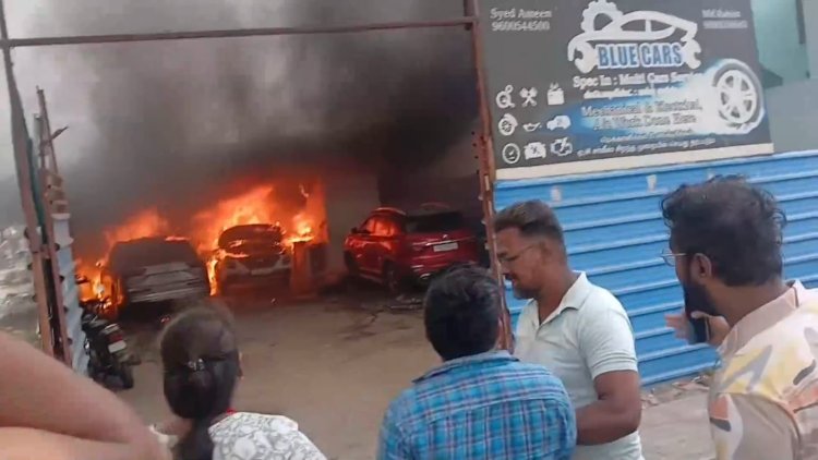 வேலூரில் கார்கள் பற்றி எரிந்தது! காரணம் என்ன?!