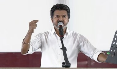 கல்லாபெட்டி கூட்டணி கலகலத்துக் கிடக்கிறது!திமுக, பாஜவினரால் என்னை மக்கள் மத்தியில் இருந்து பிரிக்க முடியாது. விஜய் நெல்லையில் பேச்சு!